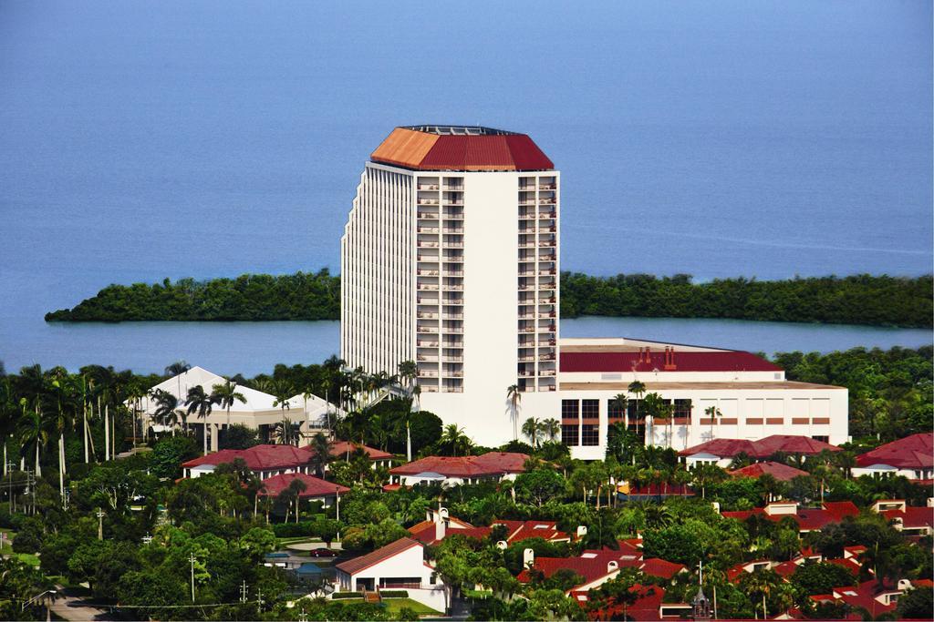 Naples Grande Beach Resort Exterior photo